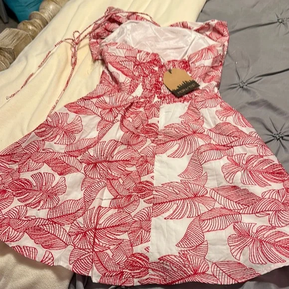 Floral Red and White Dress - Picture 6 of 6